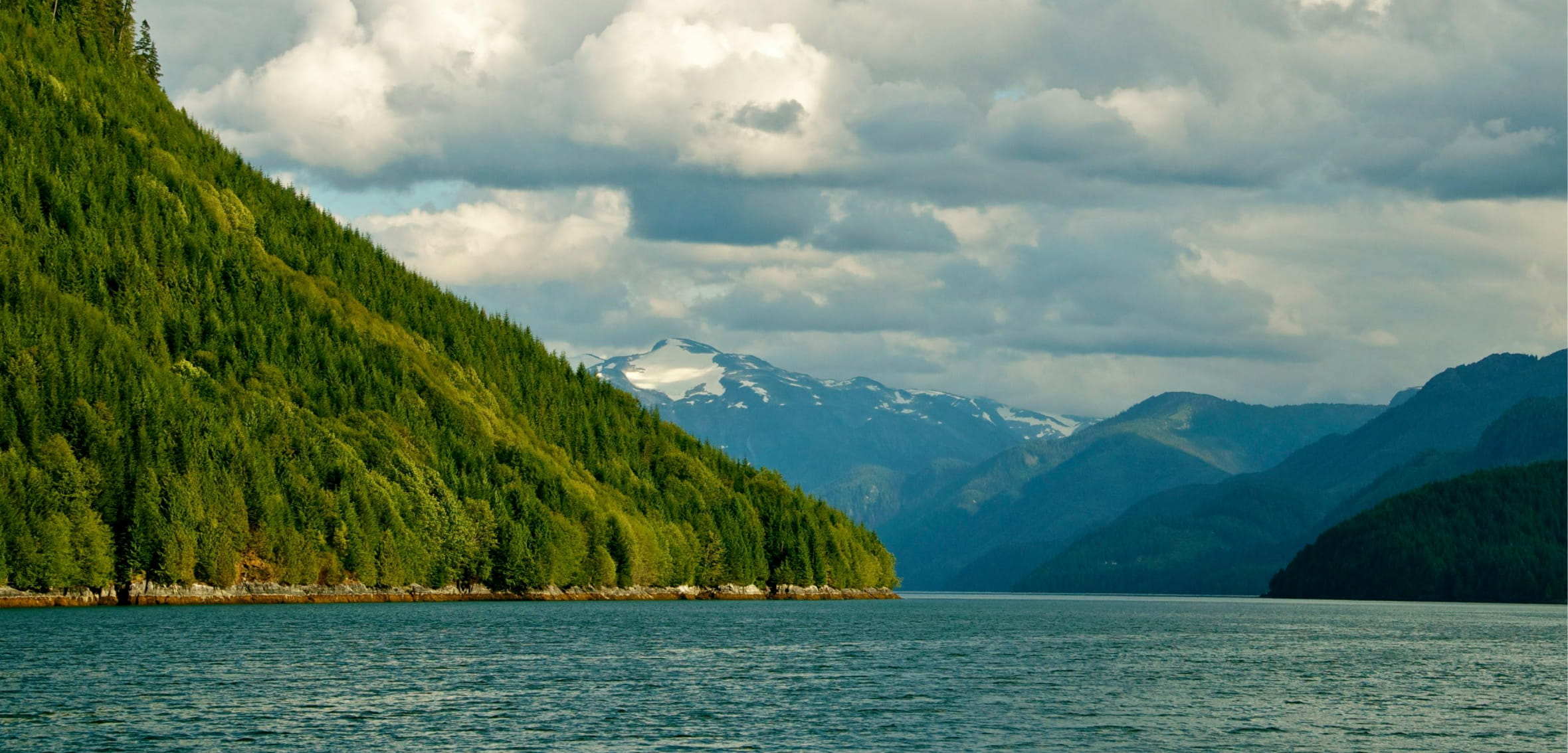 Canada environment of mountain and lake
